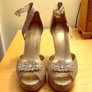 Belle by Badgley Mischka